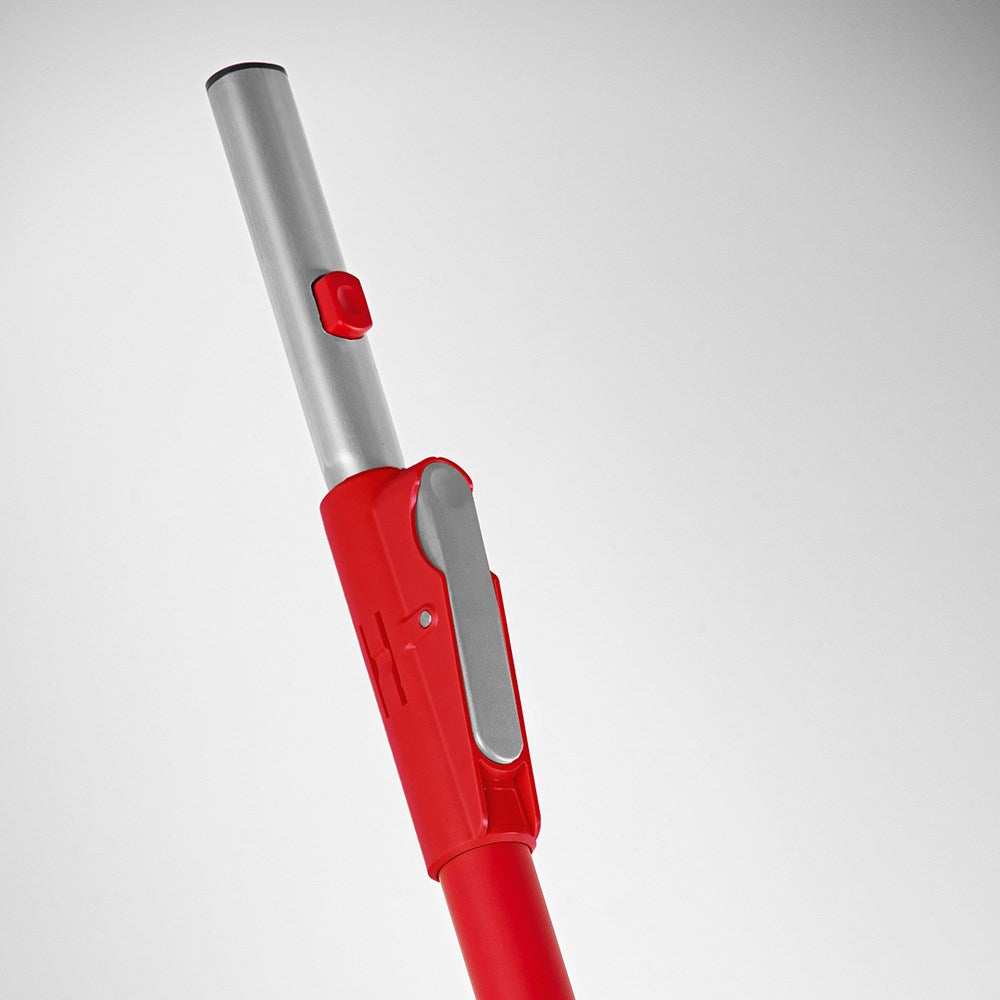 WOLF-Garten ZMV3 Multi-Change® Telescopic Handle with red and aluminium shaft, adjustable from 170cm to 300cm, shown the click element
